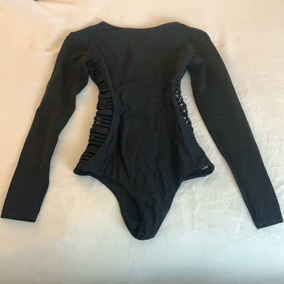 Womens Issa de’ Mar Makena Surf Suit - Black Long Sleeve One Piece - Size Small - Picture 2 of 6